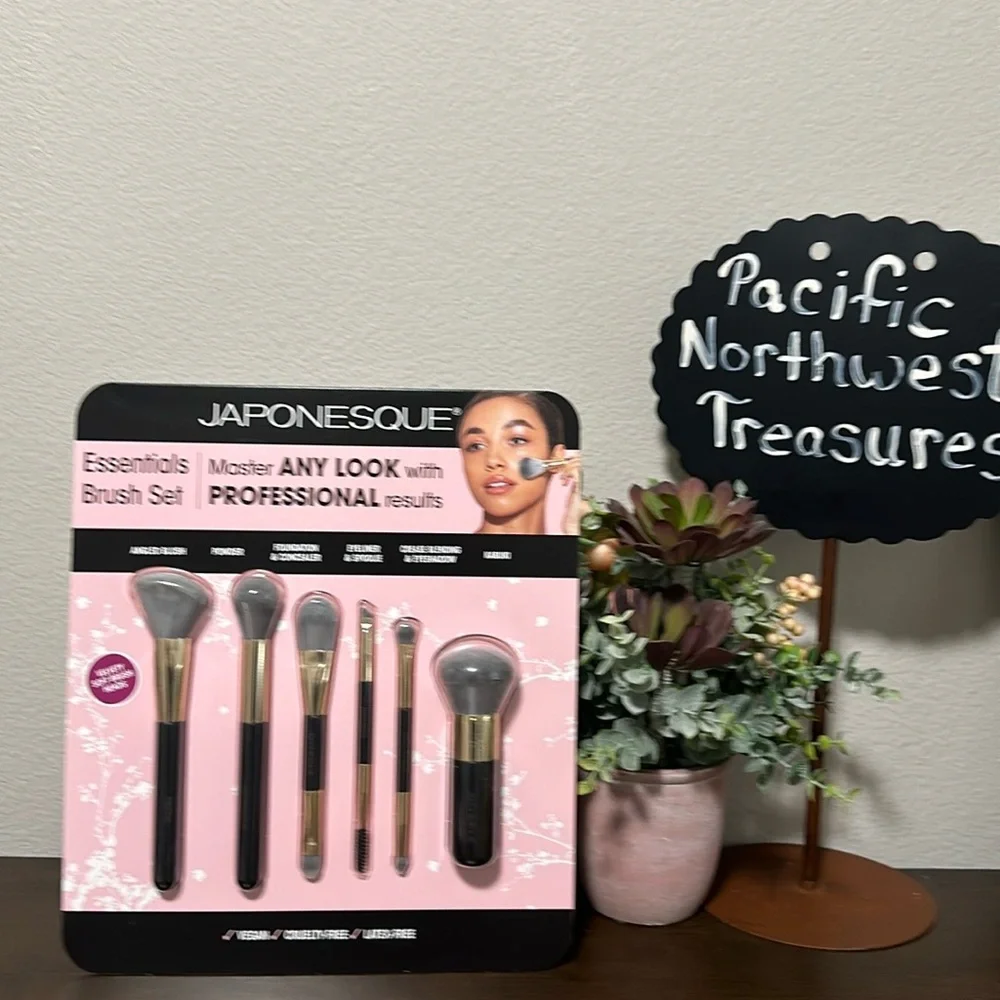 🎉 HP 🎉 Japonesque 6 piece essential brush set - New!!!